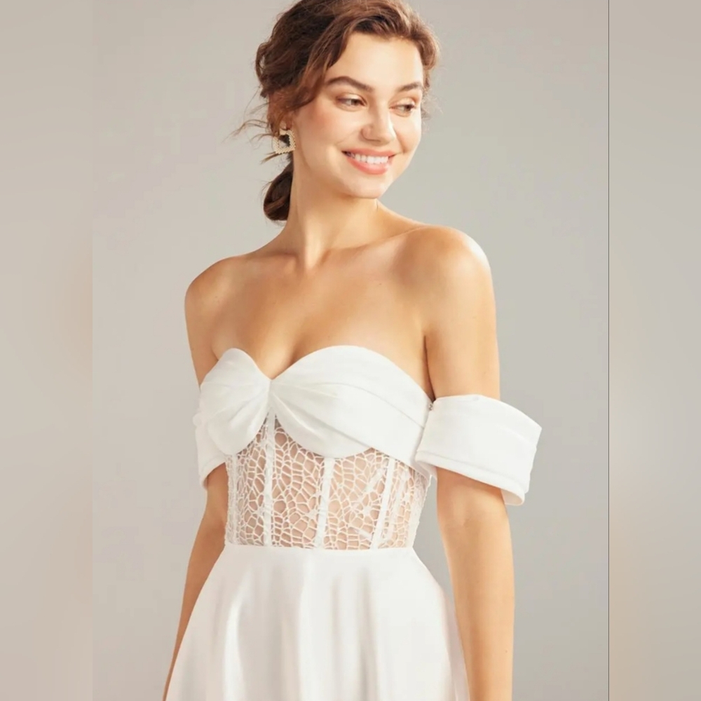 AW Bridal "AW Giona Wedding Dress," size 0 - Picture 3 of 12